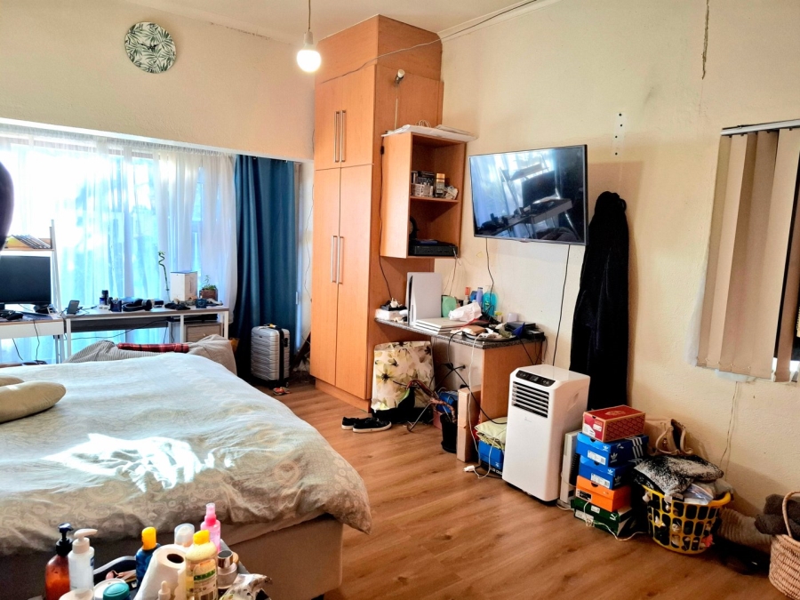 5 Bedroom Property for Sale in Oakdale Western Cape